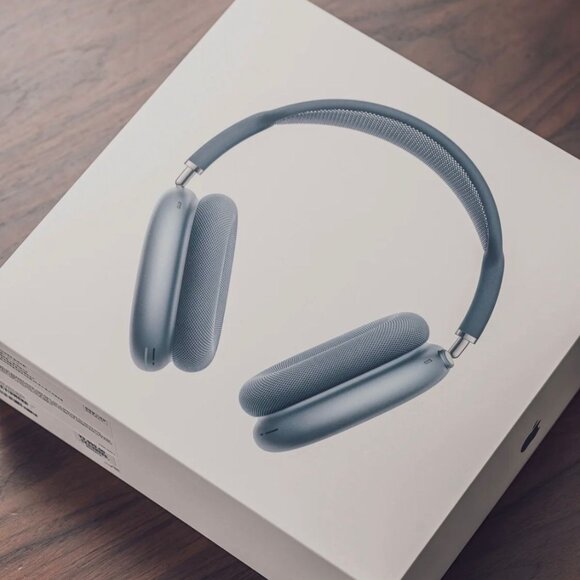 Apple AirPods Max (Blue) - Picture 2 of 5